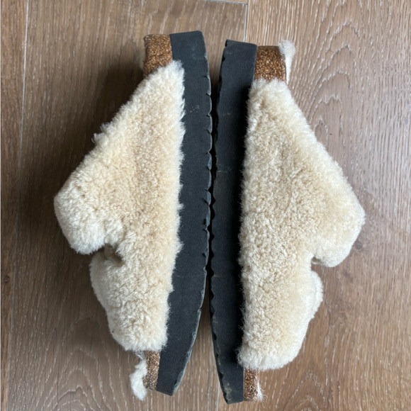 Papillio Arizona Big Buckle Teddy Shearling
Sz 39 
Teddy Eggshell - Picture 2 of 4